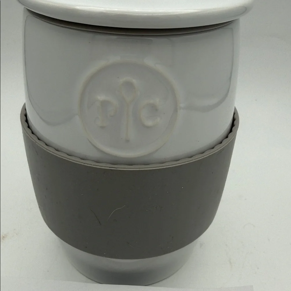 Pampered Chef White Ceramic egg oatmeal Cooker w/ Gray silicone Grip vent hole
